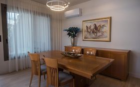 Arvacay Luxury Home